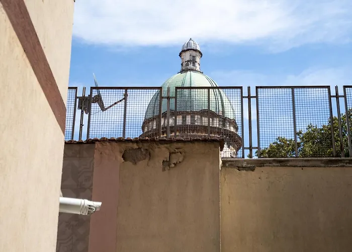 Appartamento Elegante Con Terrazzino Nel Centro Di Napoli